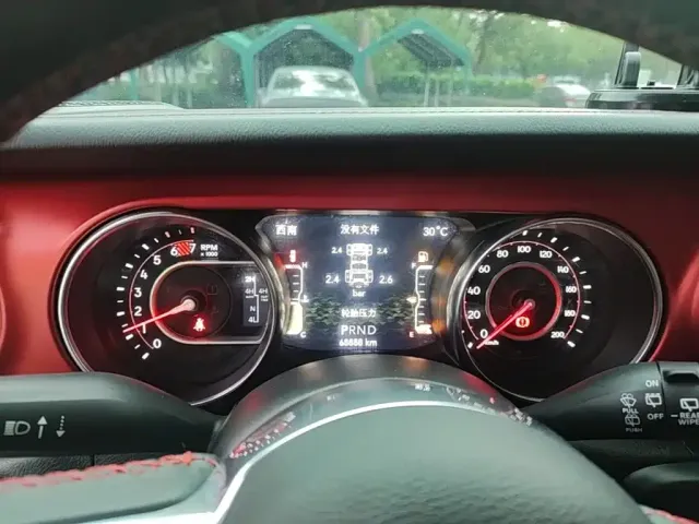 Jeep Wrangler — Фото автомобиля 11