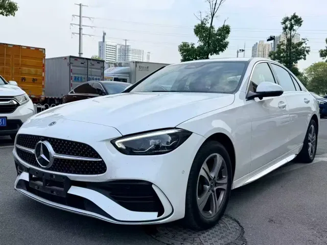 Фотография автомобиля — Mercedes-Benz C-Class