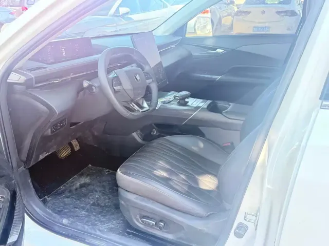 Changan Eado — Фото автомобиля 4