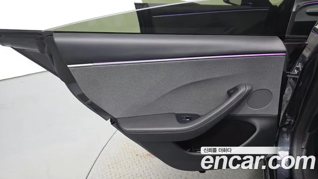 Tesla Model 3 — Фото автомобиля 25