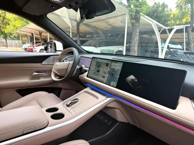 Xpeng G9 — Фото автомобиля 5