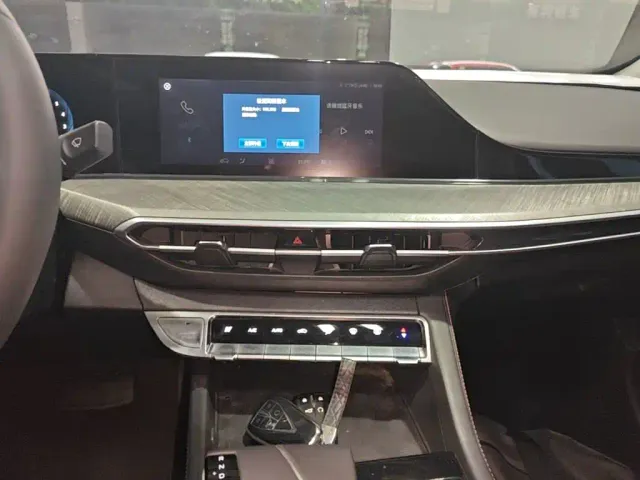 Changan Eado — Фото автомобиля 12