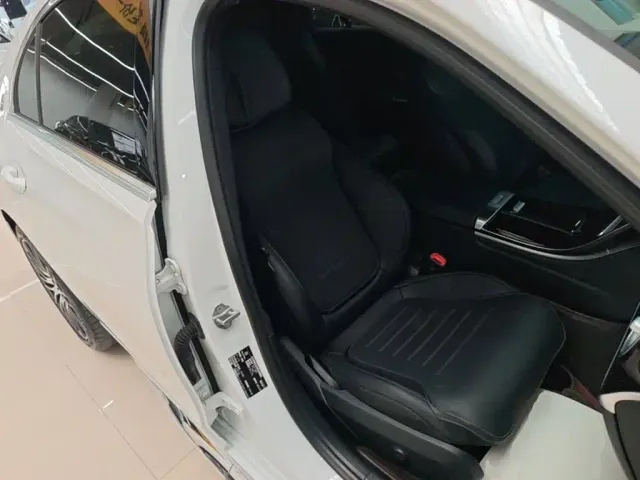 Mercedes-Benz C-Class — Фото автомобиля 24