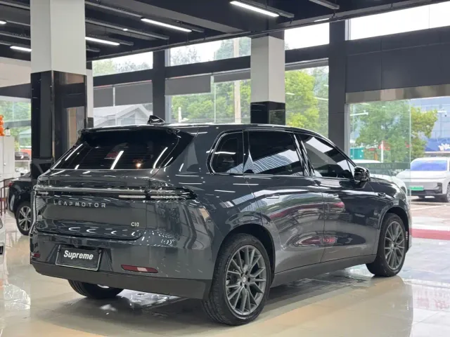 Leapmotor C10 — Фото автомобиля 6
