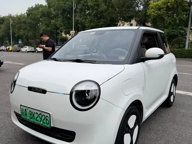 Фотография автомобиля — Changan Lumin