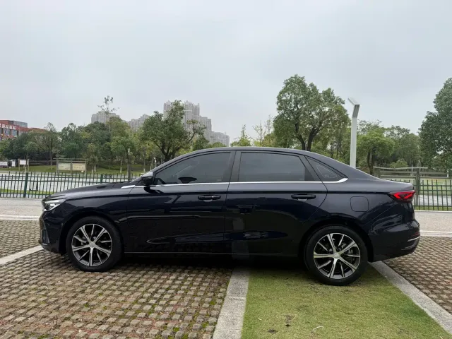 Geely Emgrand — Фото автомобиля 10