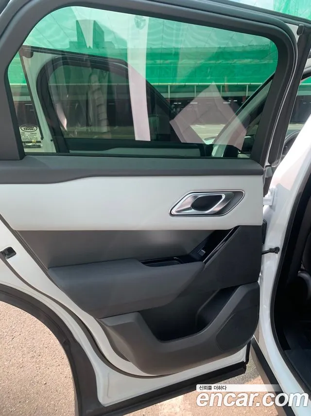 Land Rover Range Rover Velar Range Rover Velar 2.0 P250 Dynamic SE — Фото автомобиля 11