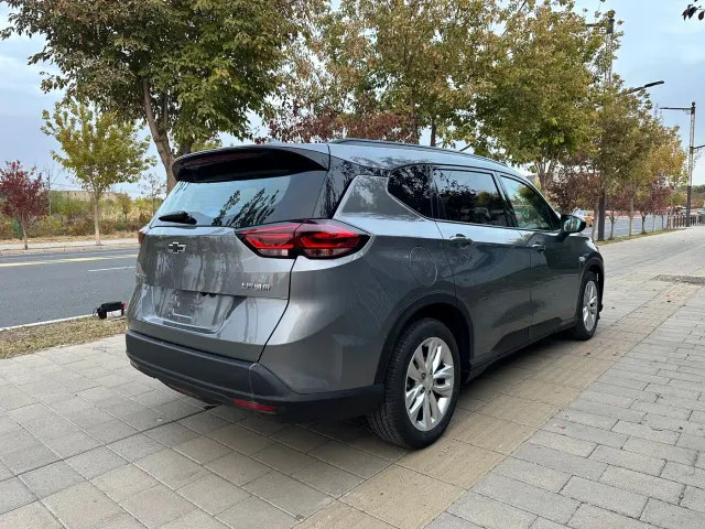 Chevrolet Orlando — Фото автомобиля 9