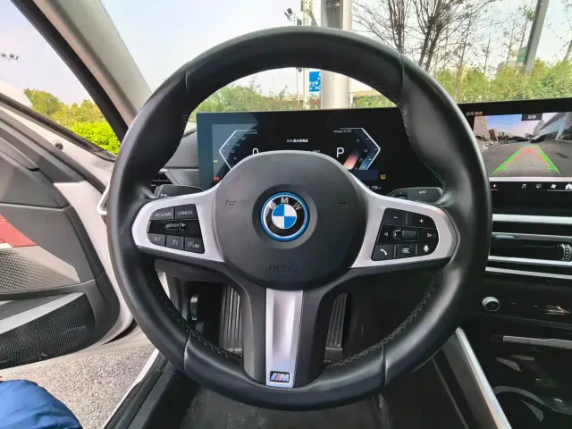BMW i3 — Фото автомобиля 14