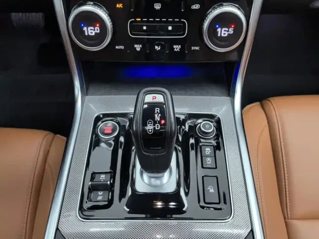 Jaguar XEL — Фото автомобиля 13