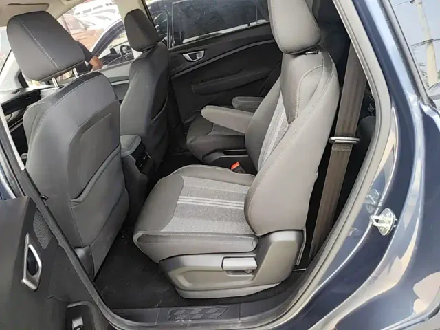 Wuling Jiachen — Фото автомобиля 16