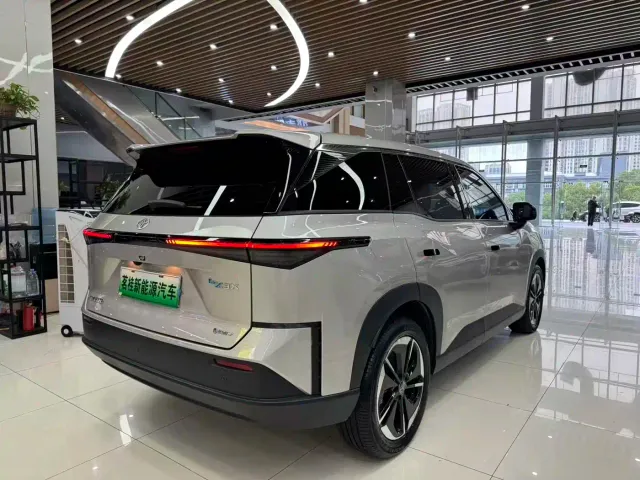 Toyota BoZhi 3X — Фото автомобиля 5