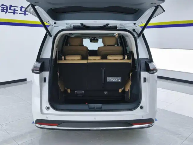 GAC Trumpchi E8 — Фото автомобиля 4