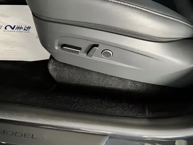 Tesla Model Y — Фото автомобиля 9