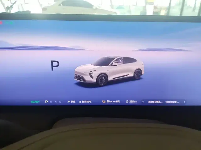 IM Motors LS6 — Фото автомобиля 11