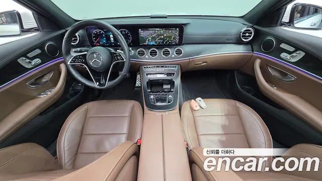 Mercedes-Benz E-Class — Фото автомобиля 9