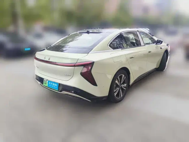 Hongqi EH7 — Фото автомобиля 2