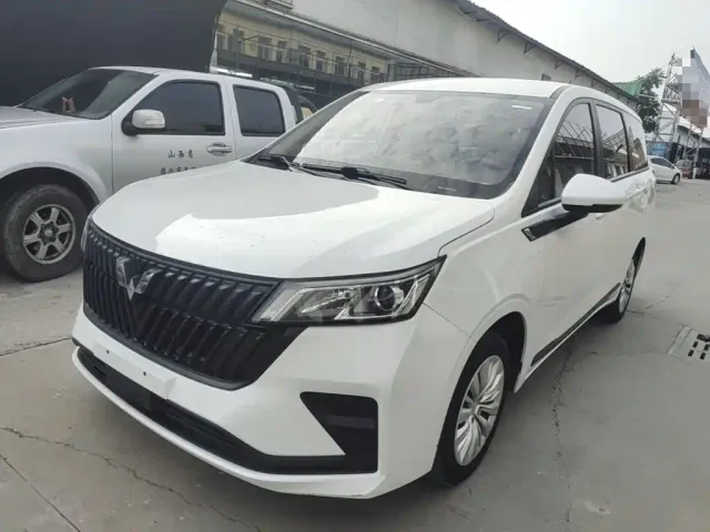 Фотография автомобиля — Wuling Jiachen