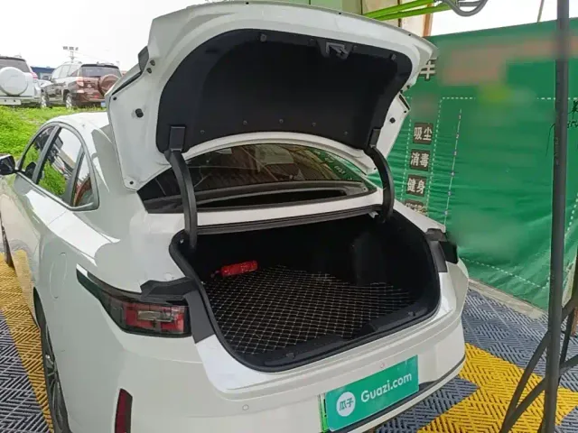 Changan Qiyuan A05 — Фото автомобиля 18
