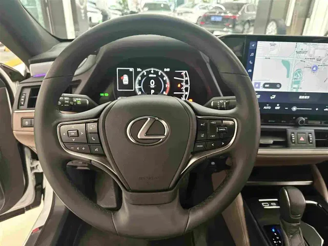 Lexus ES — Фото автомобиля 8