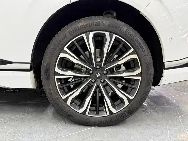Dongfeng eπ 008 — Фото автомобиля 17
