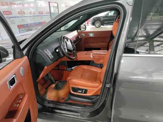 Li Auto L9 — Фото автомобиля 2