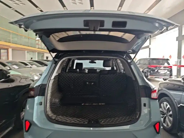 Wuling Asta — Фото автомобиля 8