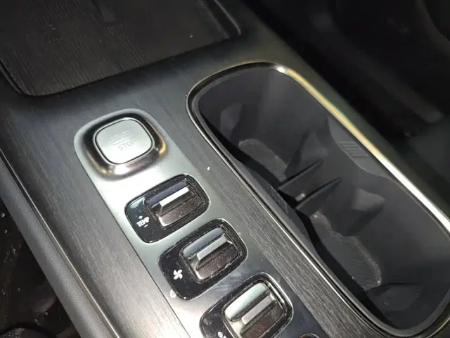 Xiaomi SU7 — Фото автомобиля 8