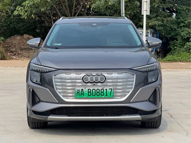 Audi Q5 e-tron — Фото автомобиля 2