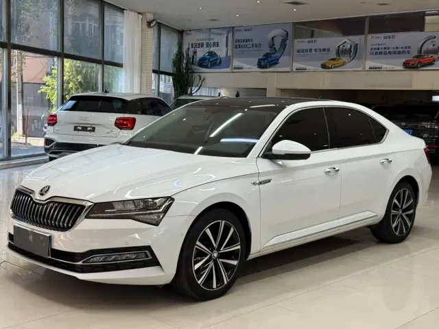 Фотография автомобиля — Skoda Superb