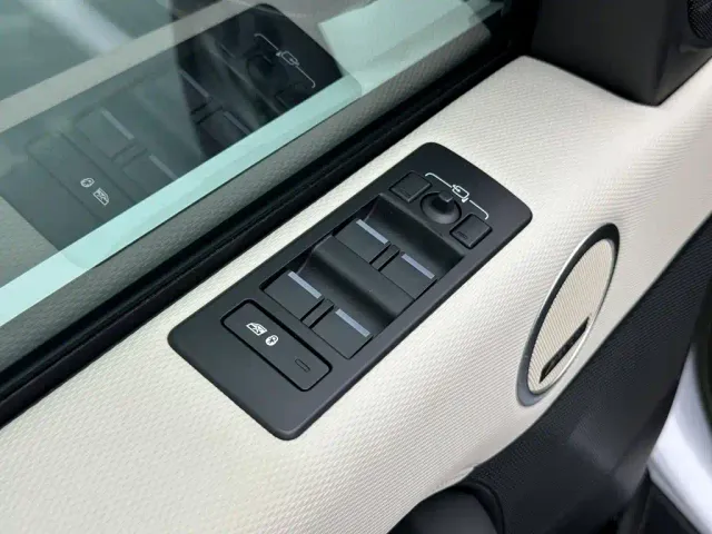 Land Rover Discovery — Фото автомобиля 12