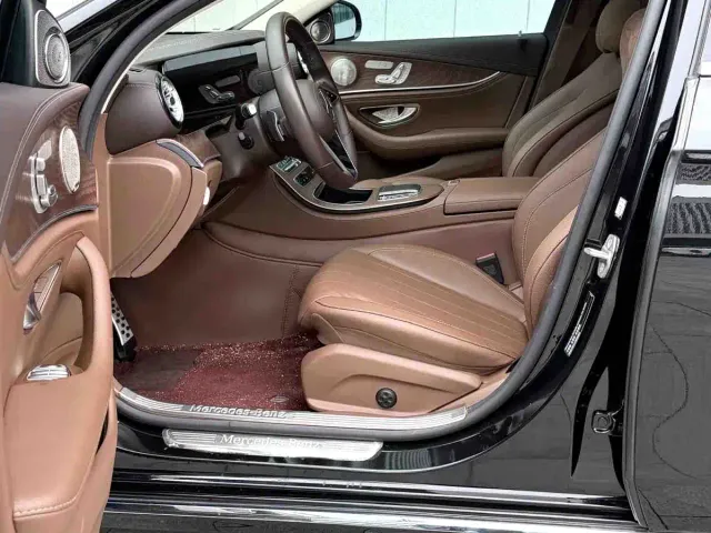 Mercedes-Benz E-Class — Фото автомобиля 8