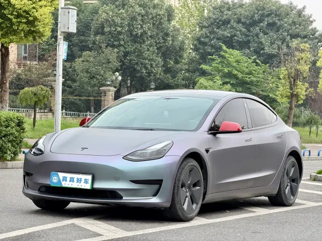 Фотография автомобиля — Tesla Model 3