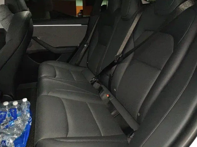 Tesla Model 3 — Фото автомобиля 18