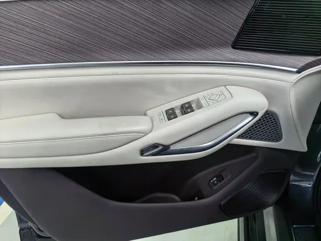Denza Denza N9 2025 Flagship Model — Фото автомобиля 4