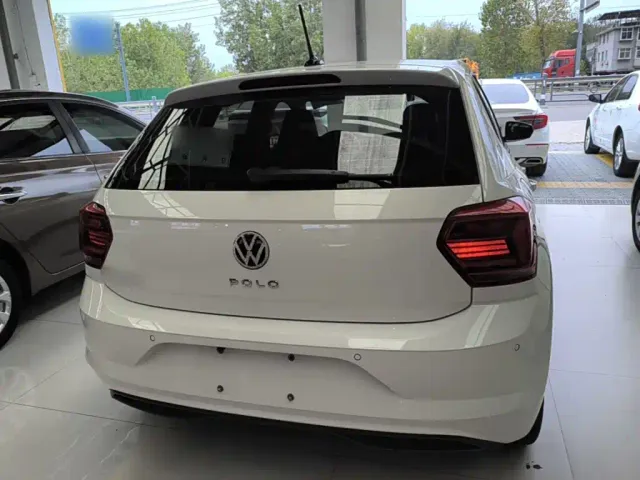 Volkswagen Polo — Фото автомобиля 5