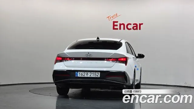Hyundai Avante CN7 — Фото автомобиля 4