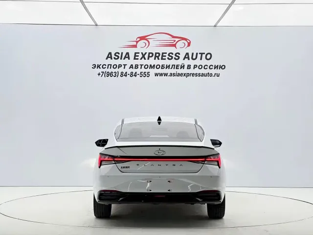 Hyundai Elantra 2022 1.5L CVT LUX Premium Edition — Фото автомобиля 5