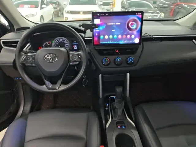 Toyota Corolla Cross — Фото автомобиля 9