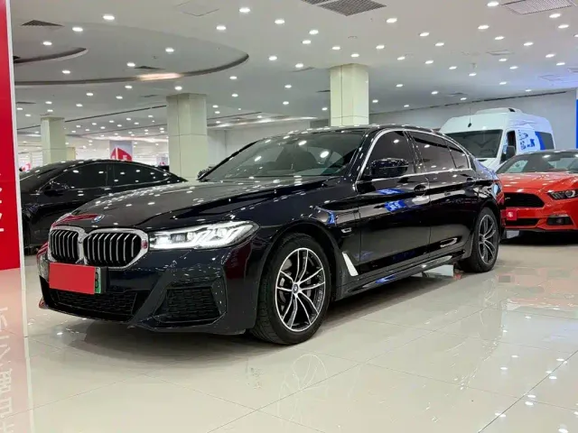 Фотография автомобиля — BMW 5 Series