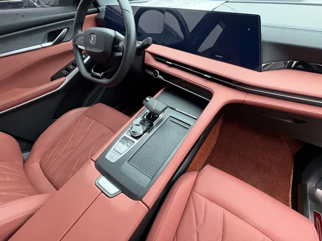 Changan CS75 Plus — Фото автомобиля 13