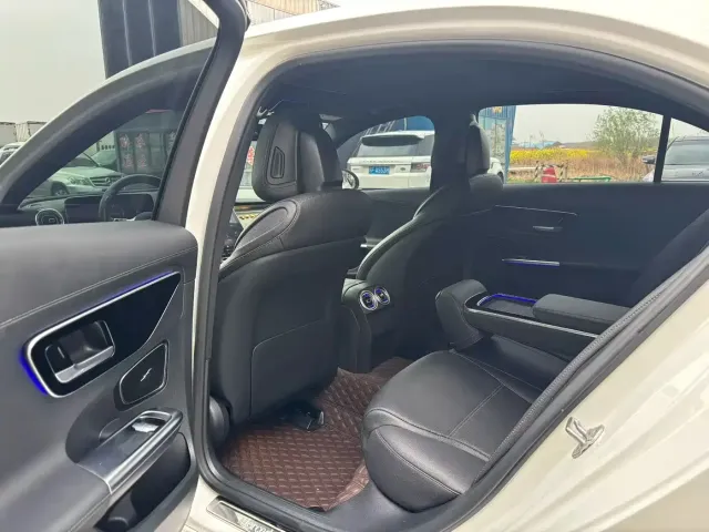 Mercedes-Benz C-Class — Фото автомобиля 9
