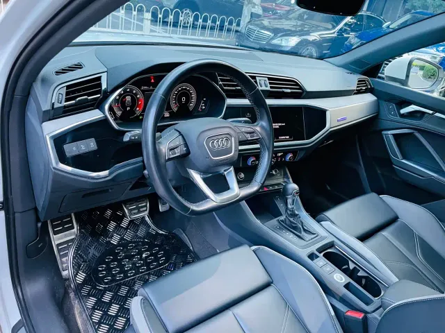 Audi Q3 — Фото автомобиля 14