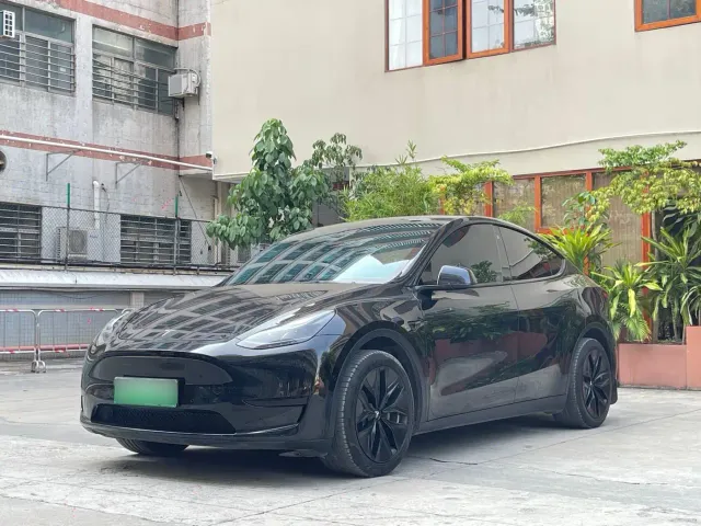 Фотография автомобиля — Tesla Model Y