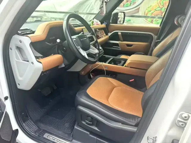 Land Rover Defender — Фото автомобиля 4