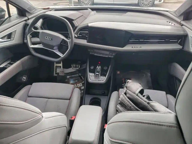 Audi Q5 e-tron — Фото автомобиля 9