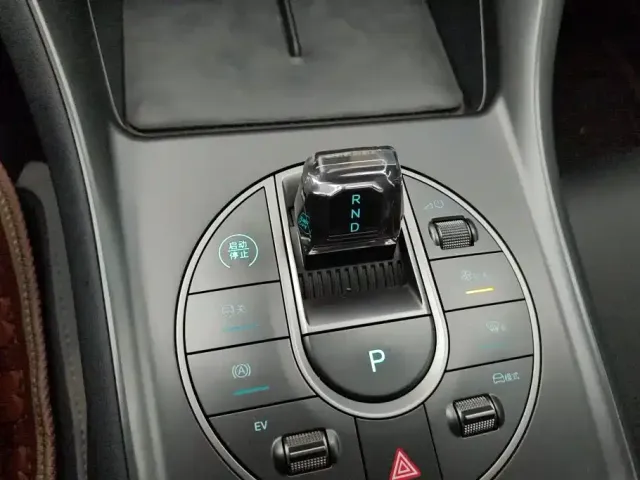 BYD Seal 05 DM-i 2025 DM-i 115KM Honor — Фото автомобиля 16