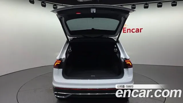 Volkswagen Tiguan Tiguan 2 поколение 2.0 TDI Prestige — Фото автомобиля 20