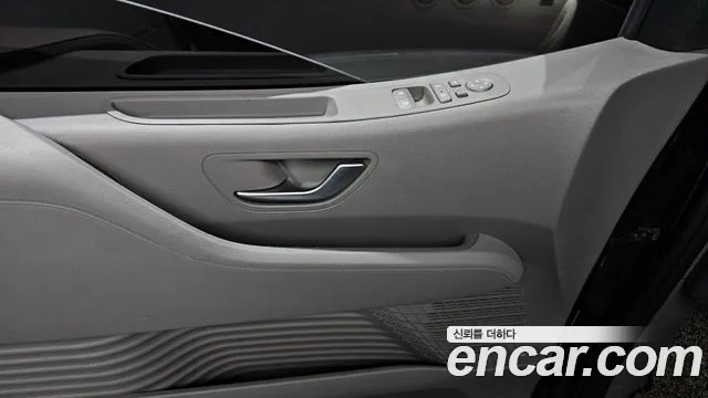 Hyundai Staria Staria 4WD Lounge 9 мест — Фото автомобиля 17
