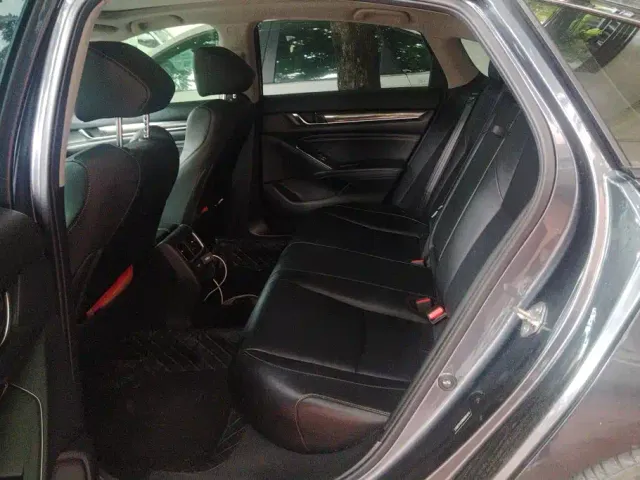 Honda Accord — Фото автомобиля 10